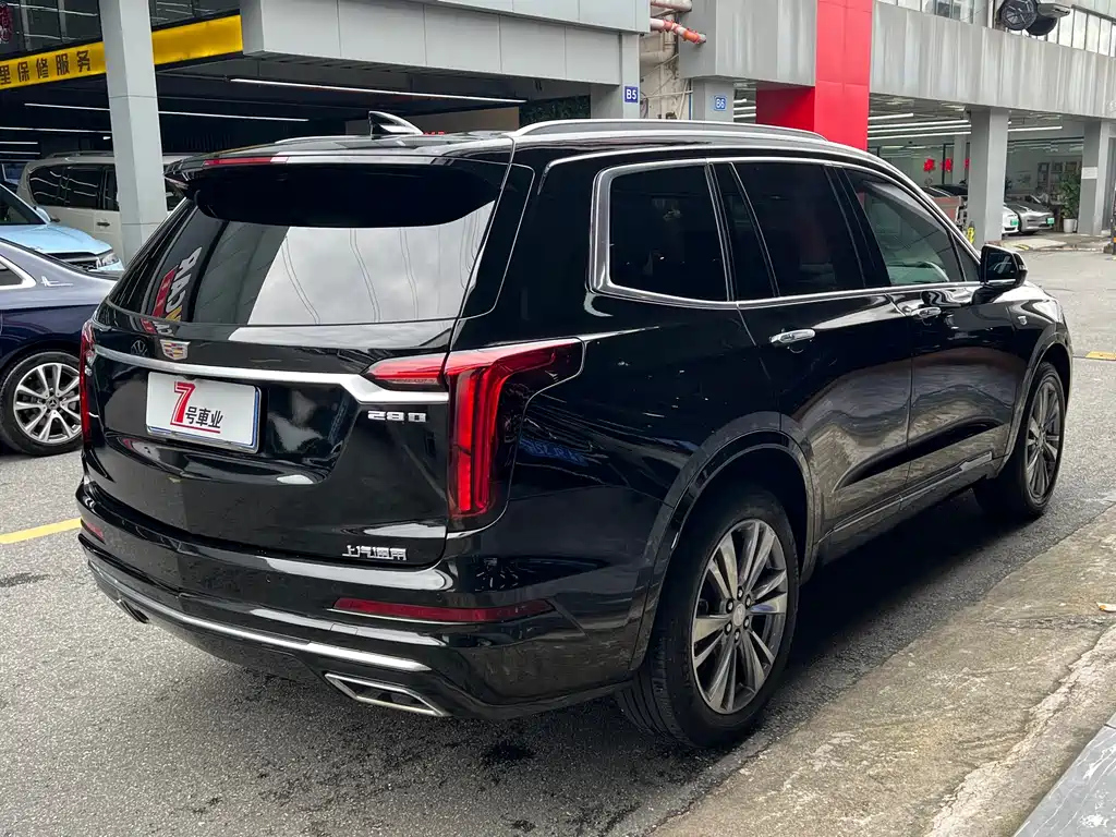 CADILLAC XT6 2021