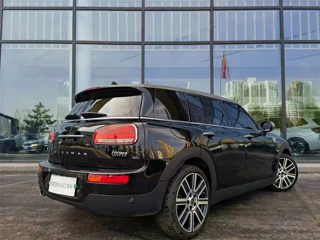 MINI CLUBMAN 2022