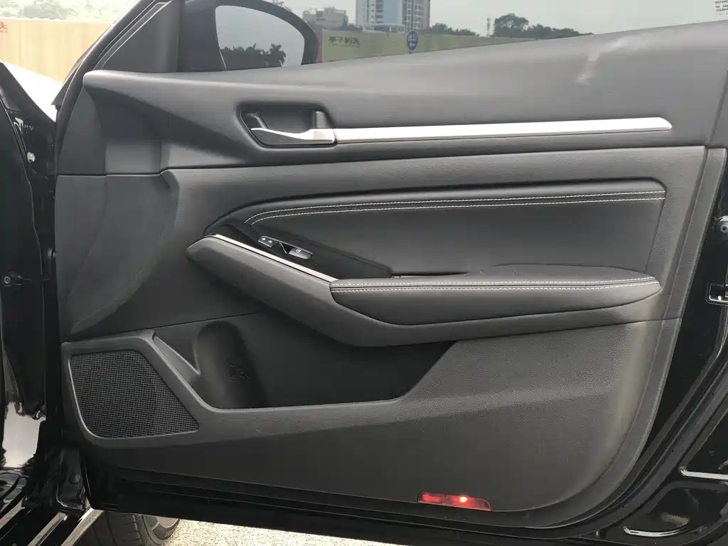 NISSAN TEANA 2021