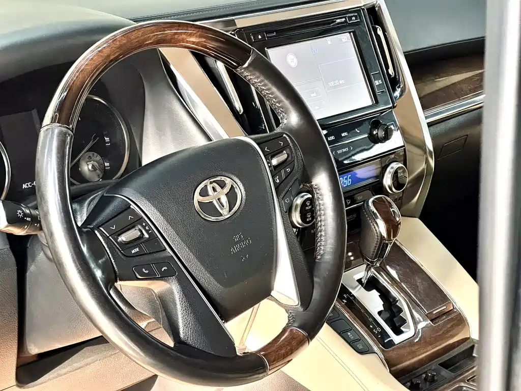TOYOTA ALPHARD 2018