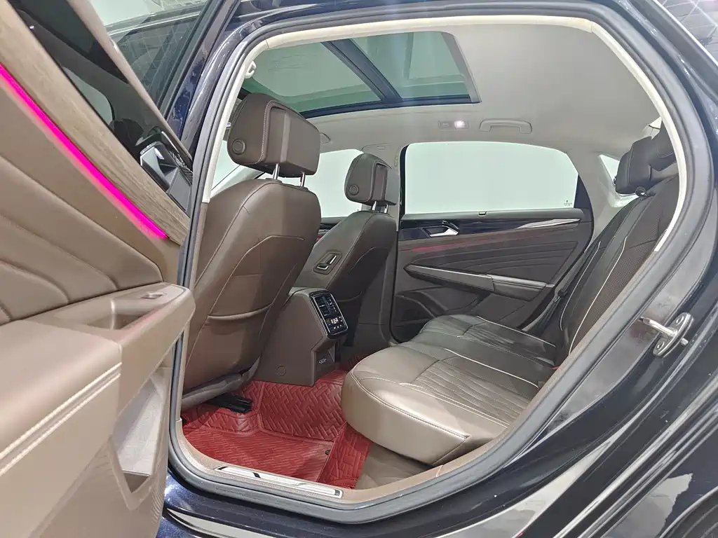 VOLKSWAGEN PASSAT 2020