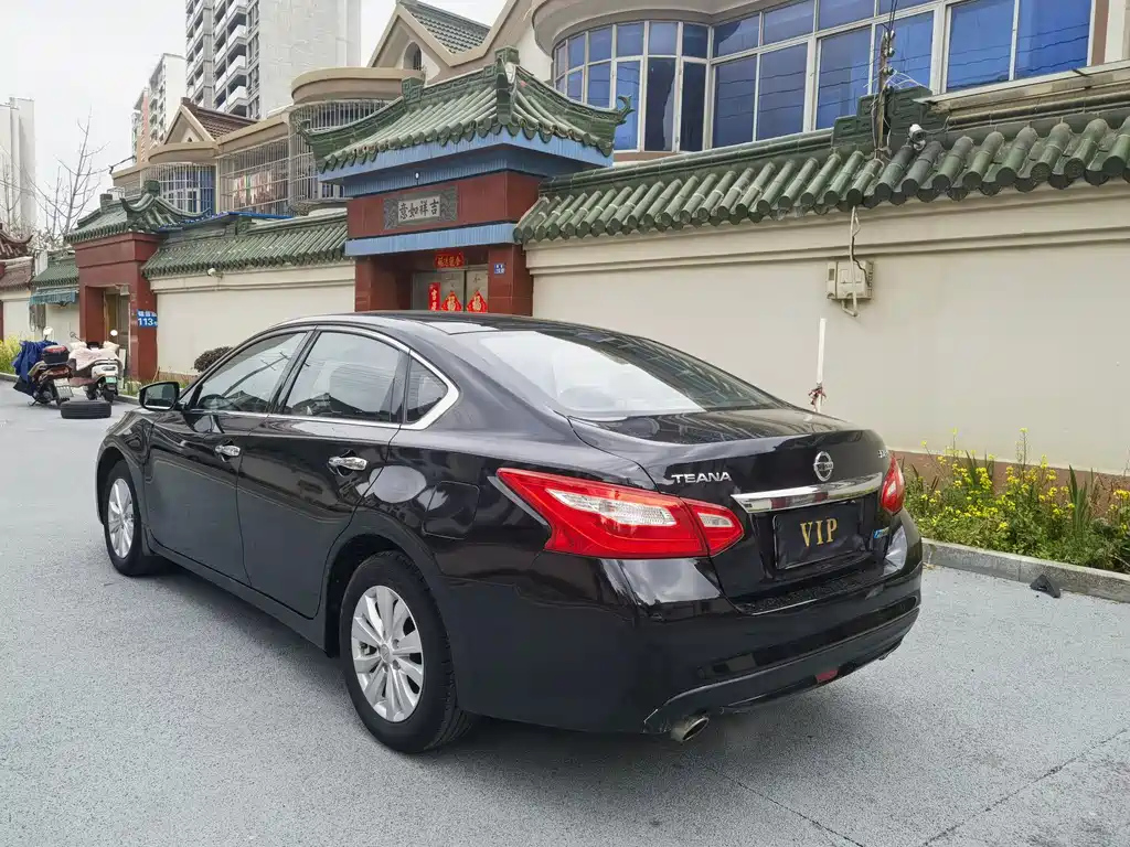 NISSAN TEANA 2018