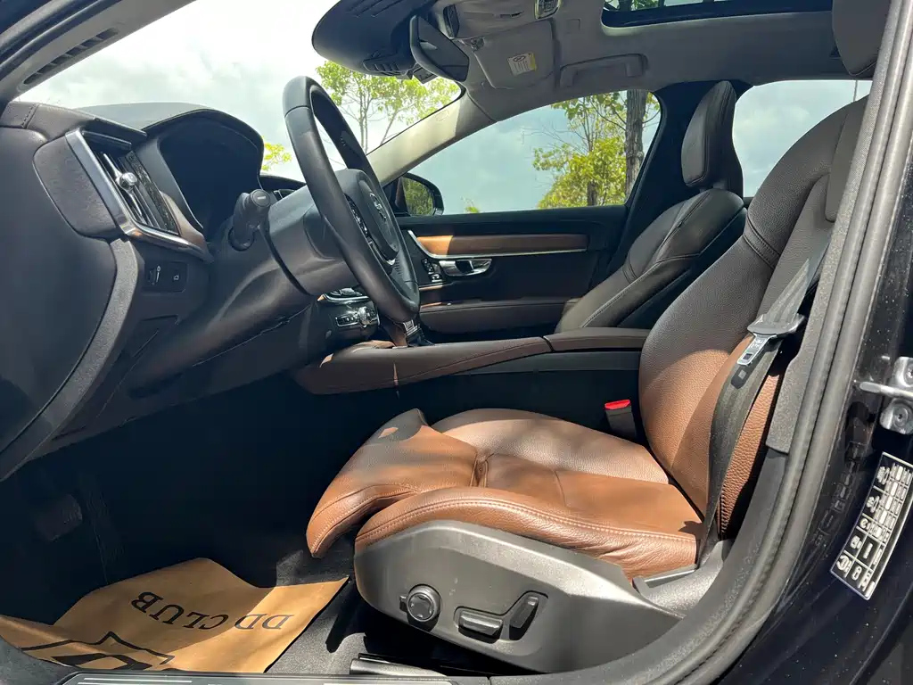 VOLVO S90 2020