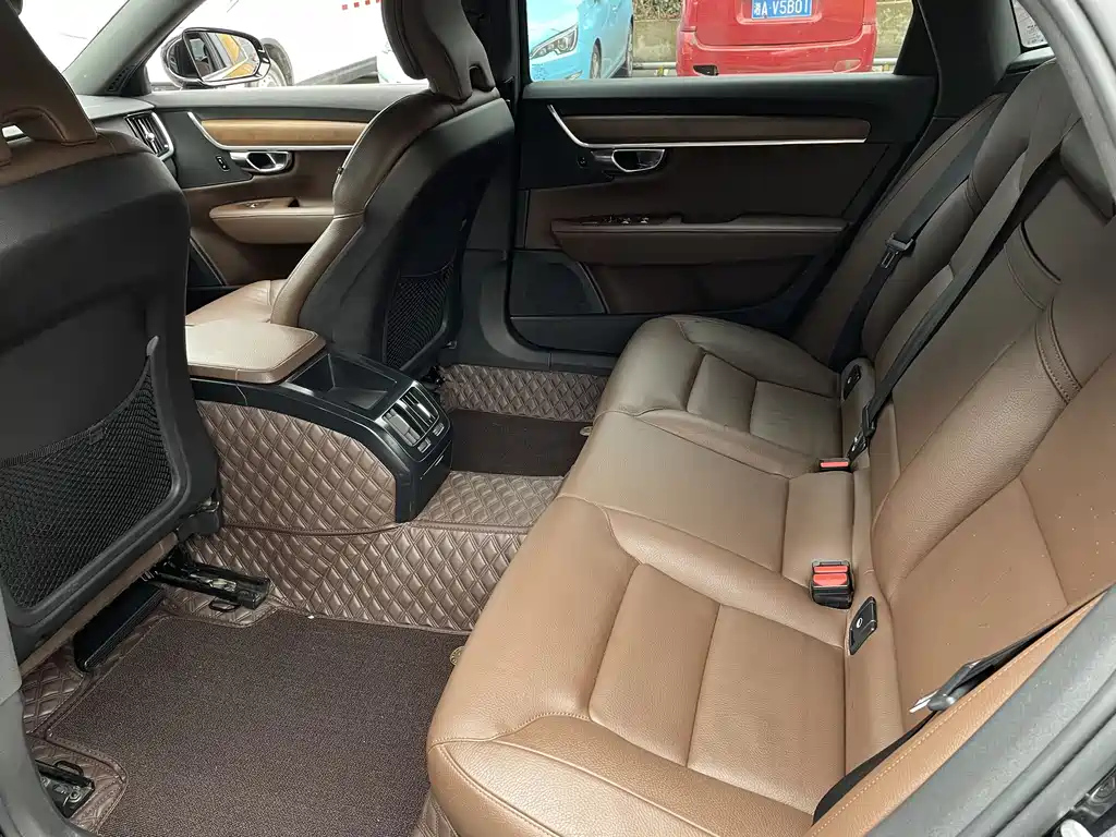 VOLVO S90 2021