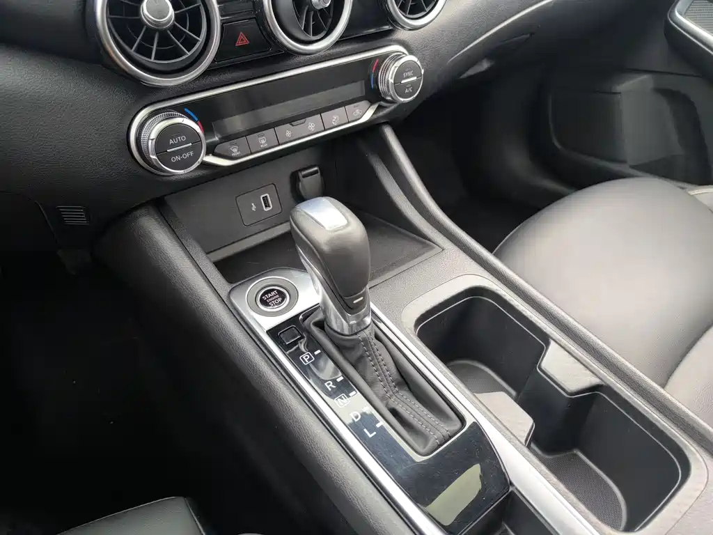 NISSAN SYLPHY 2020