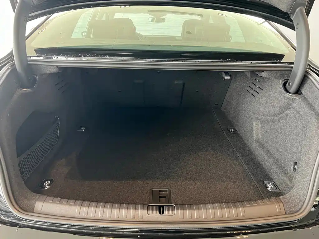 AUDI A6L 2023