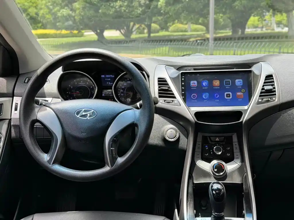 HYUNDAI ELANTRA 2014