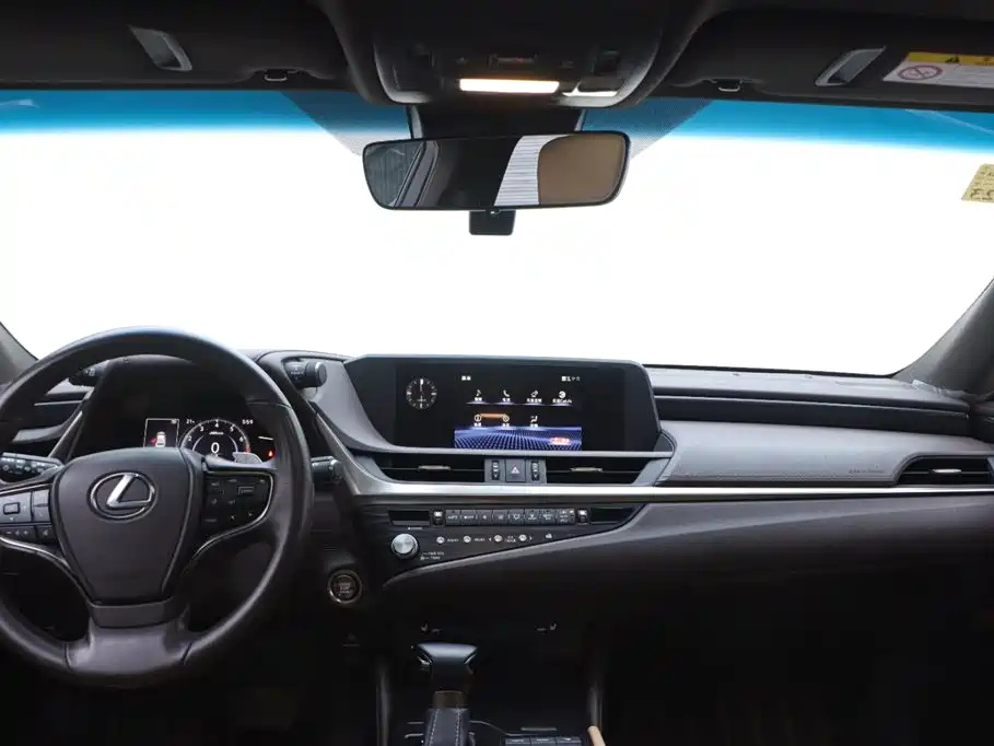 LEXUS ES 2021