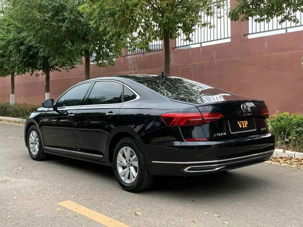 VOLKSWAGEN PASSAT 2021