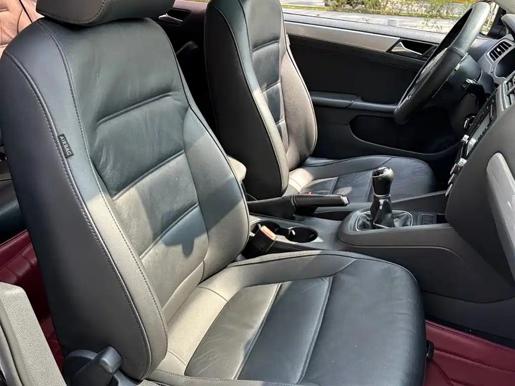 VOLKSWAGEN SAGITAR 2014