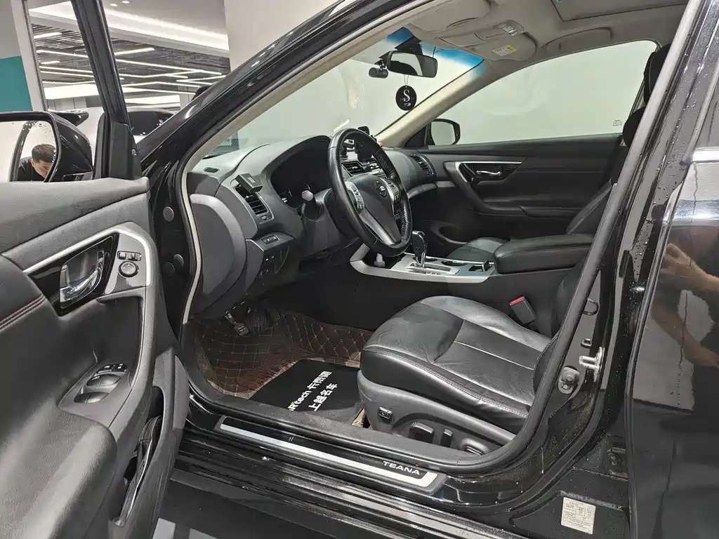 NISSAN TEANA 2017
