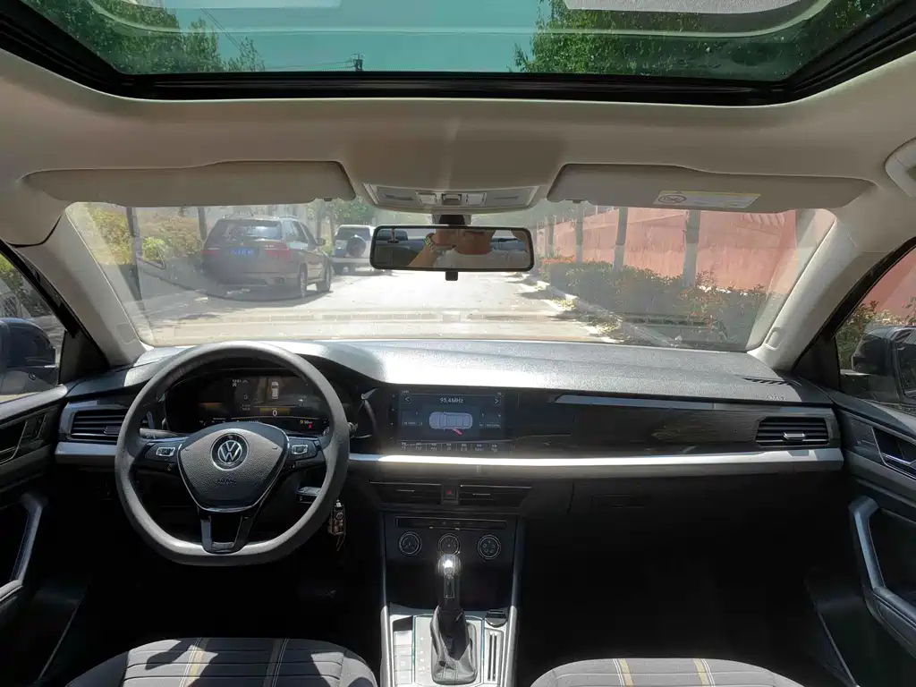 VOLKSWAGEN LAVIDA 2022