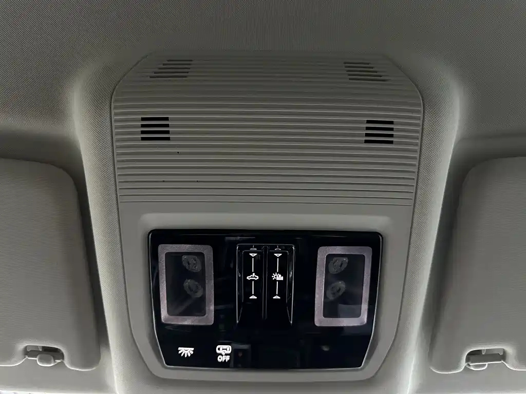VOLKSWAGEN VILORAN 2022