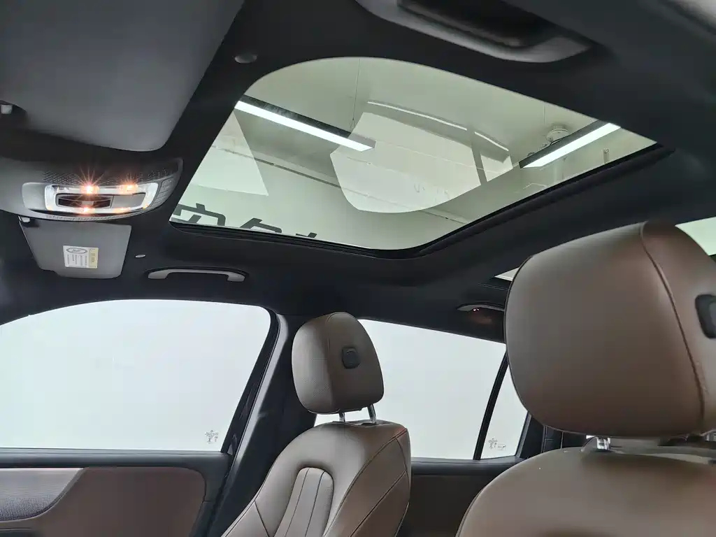 MERCEDES BENZ GLB 2022