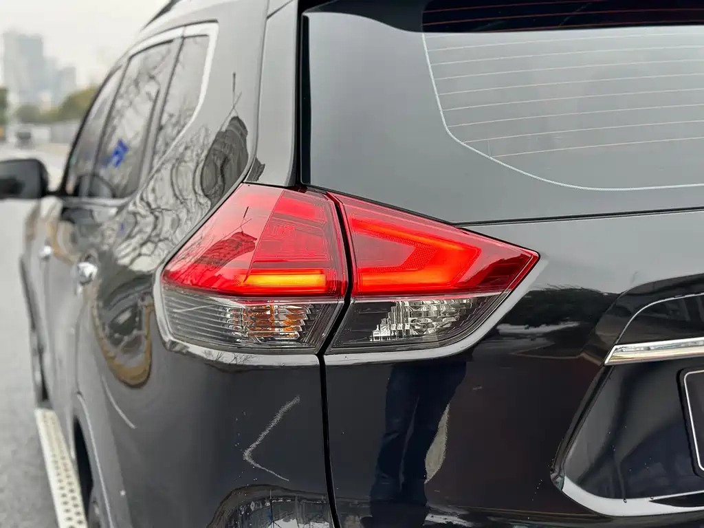 NISSAN X-TRAIL 2019