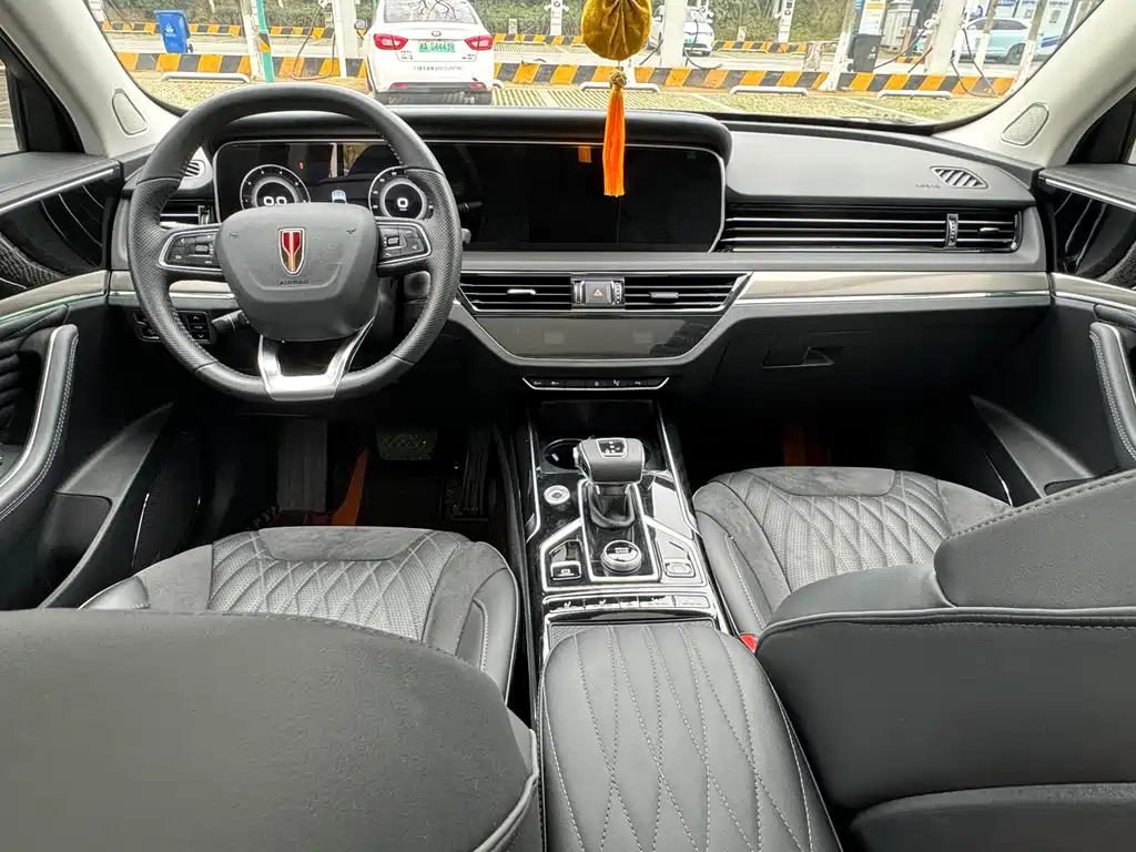 HONGQI HS5 2023