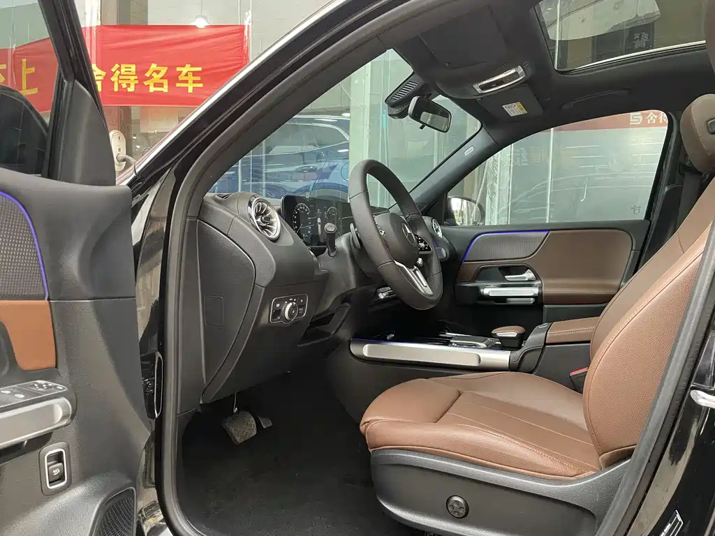 MERCEDES BENZ GLB 2023
