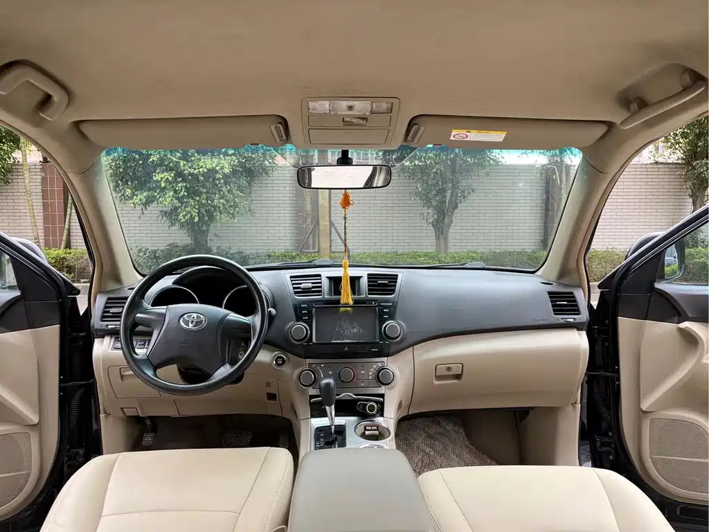 TOYOTA HIGHLANDER 2012
