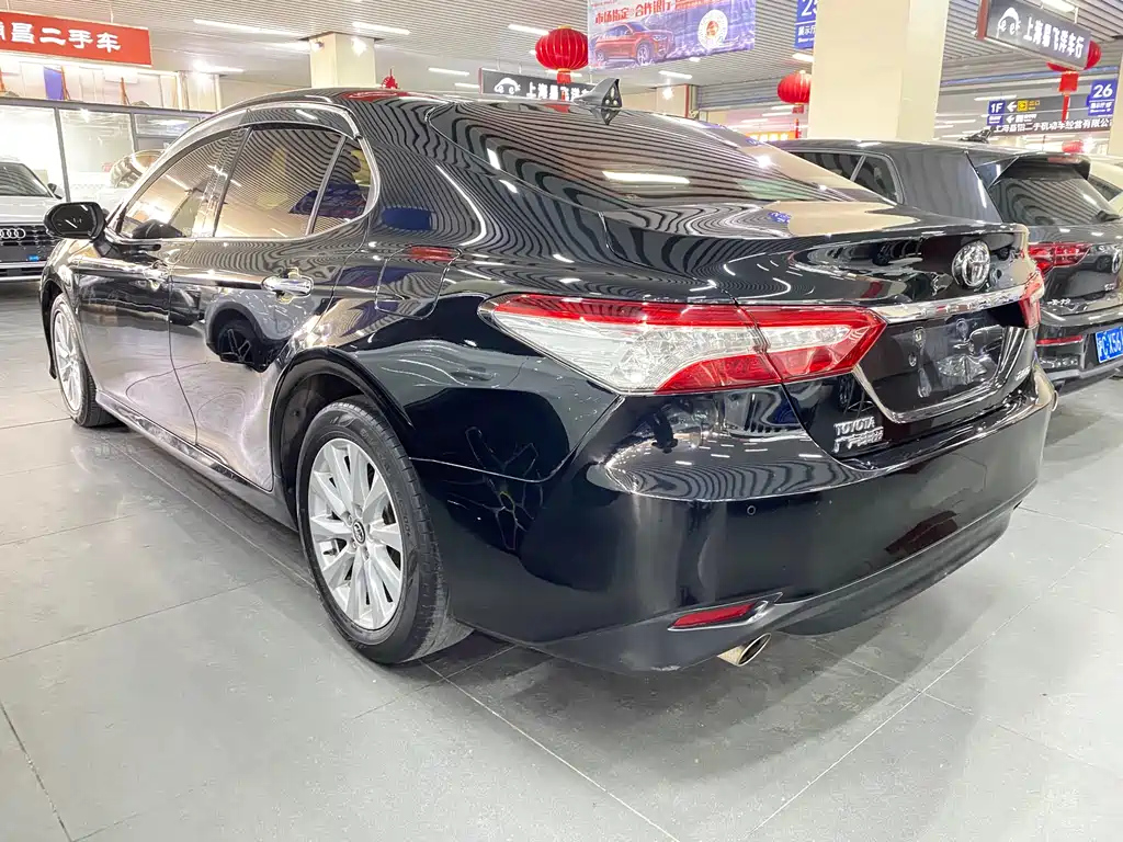 TOYOTA CAMRY 2018