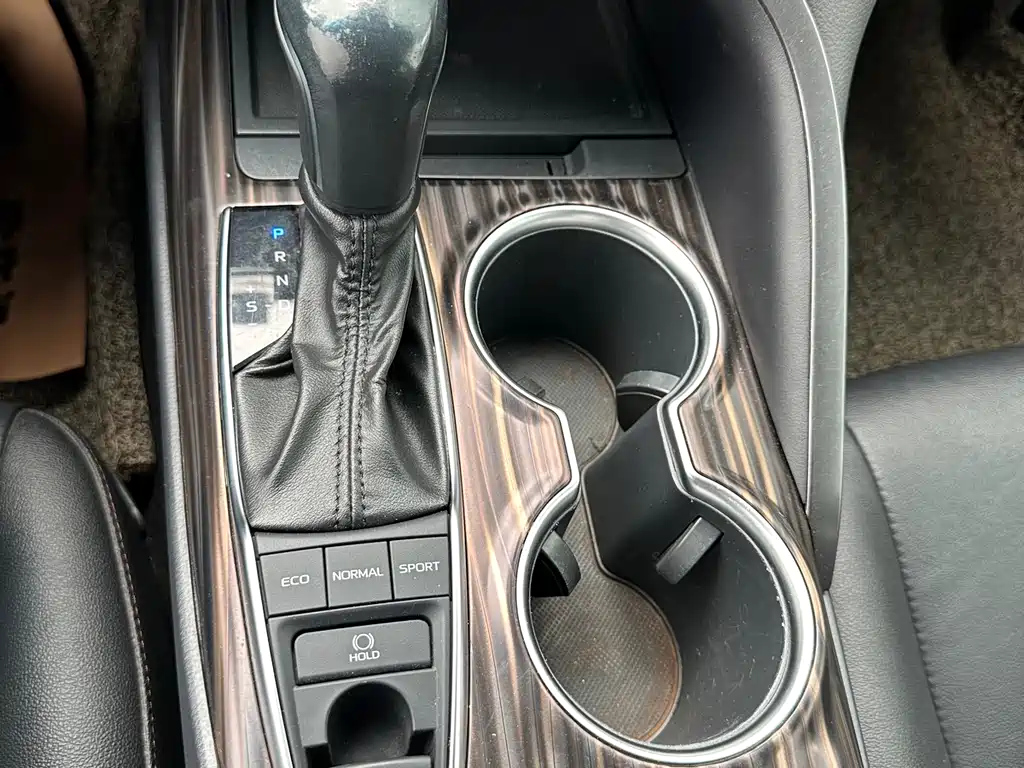 TOYOTA CAMRY 2020