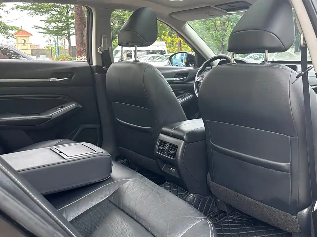 NISSAN TEANA 2019