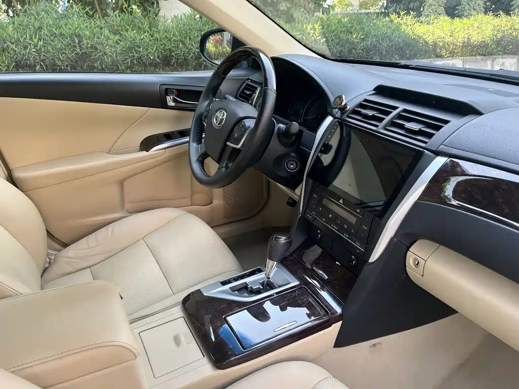 TOYOTA CAMRY 2016