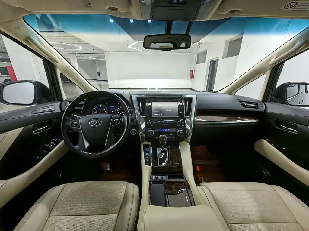 TOYOTA ALPHARD 2018