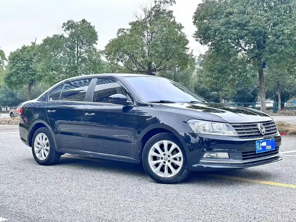 VOLKSWAGEN LAVIDA 2017