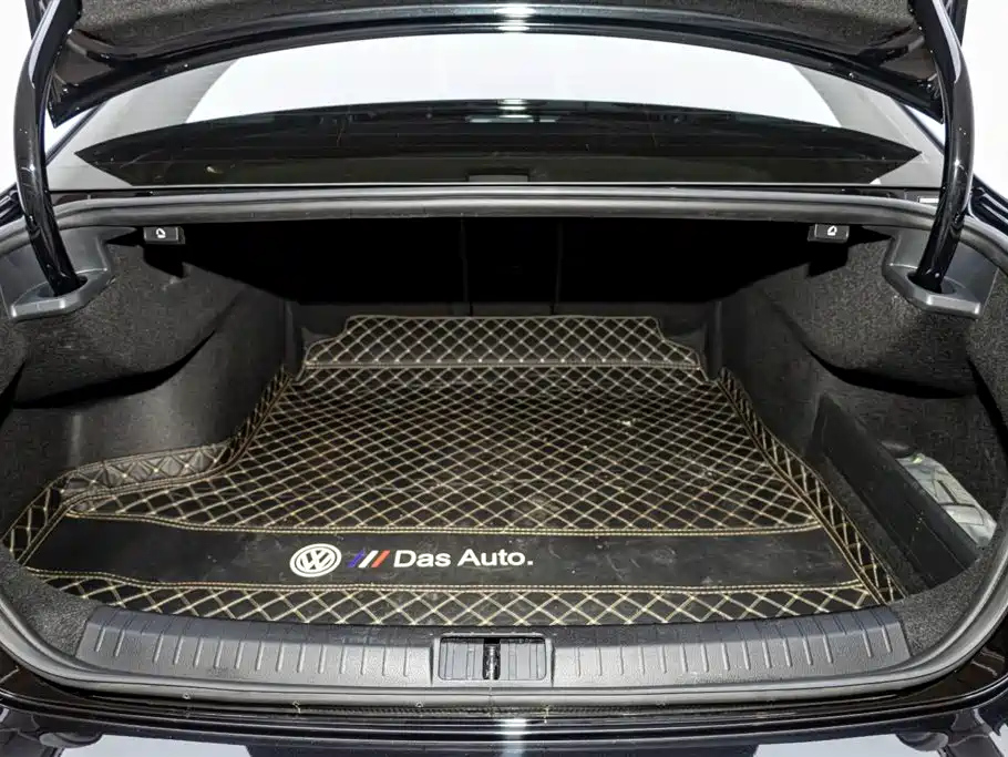 VOLKSWAGEN MAGOTAN 2021