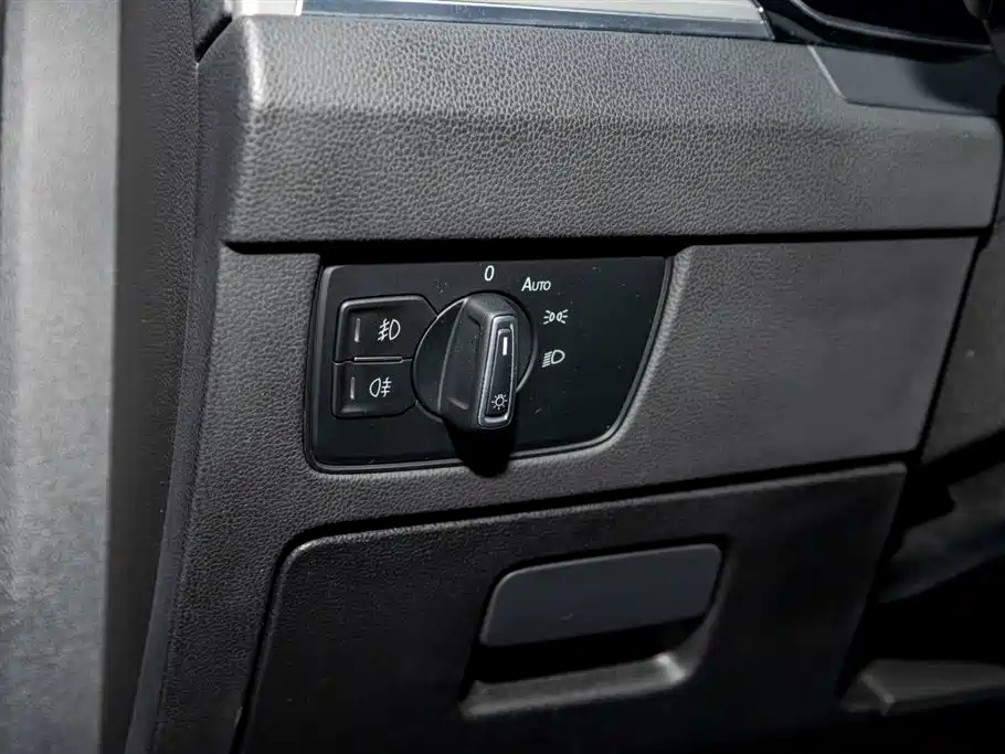 VOLKSWAGEN MAGOTAN 2021
