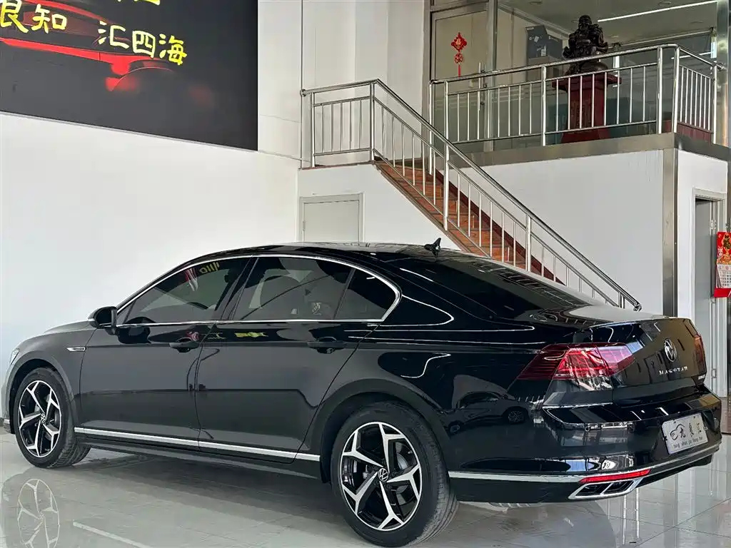 VOLKSWAGEN MAGOTAN 2023