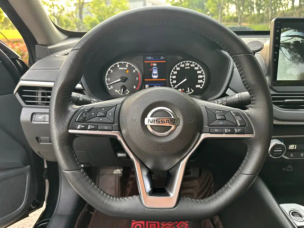 NISSAN TEANA 2019