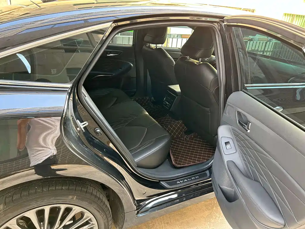 TOYOTA AVALON 2019
