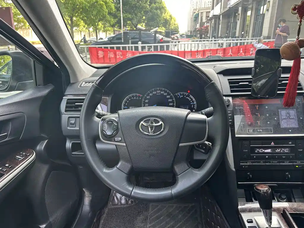 TOYOTA CAMRY 2016