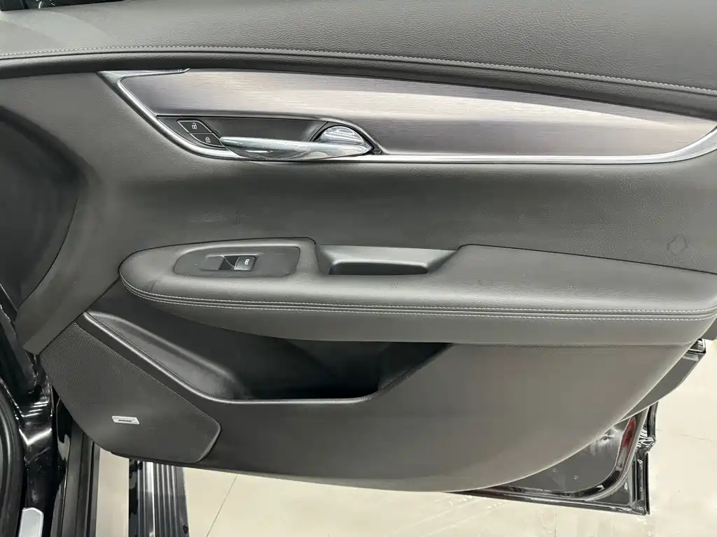 CADILLAC XT6 2021