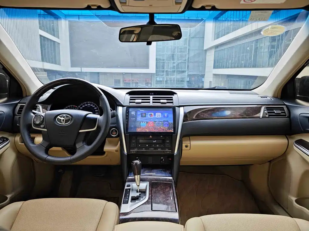 TOYOTA CAMRY 2016