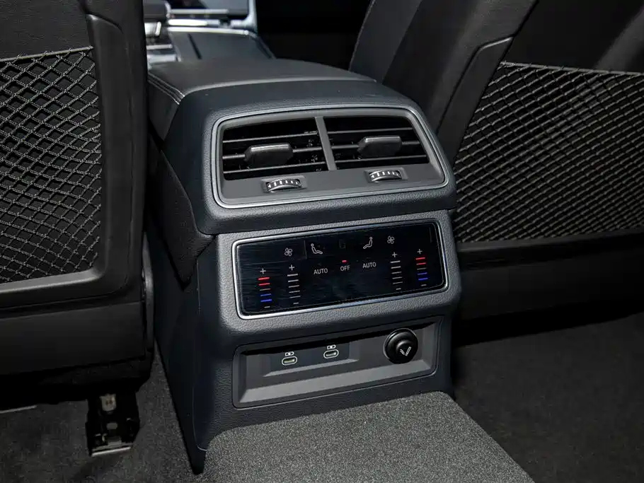 AUDI A7L 2023