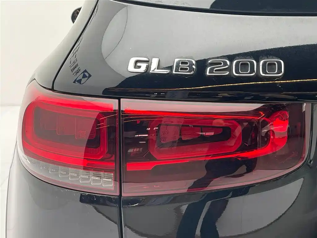 MERCEDES BENZ GLB 2021