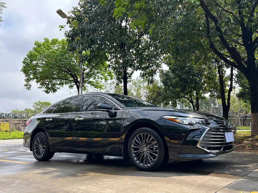 TOYOTA AVALON 2020