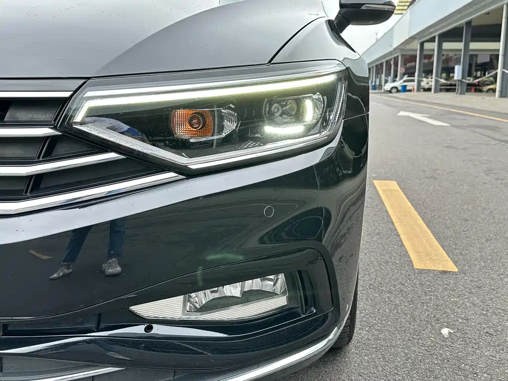 VOLKSWAGEN MAGOTAN 2021