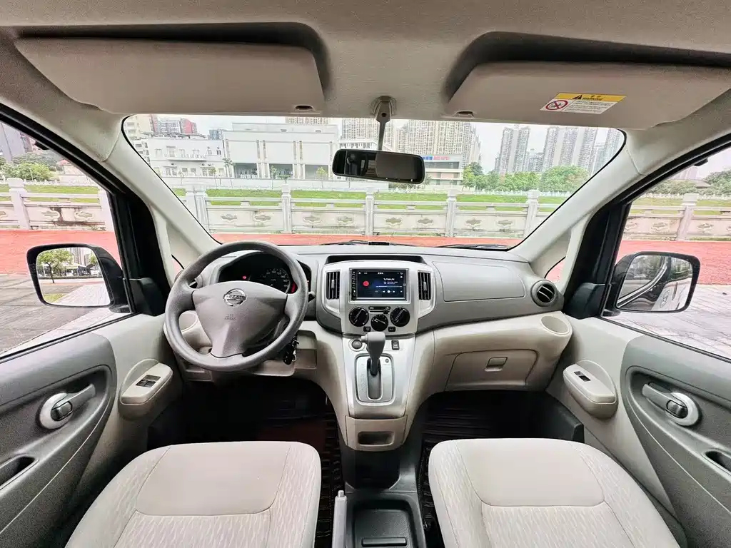 NISSAN NV200 2018