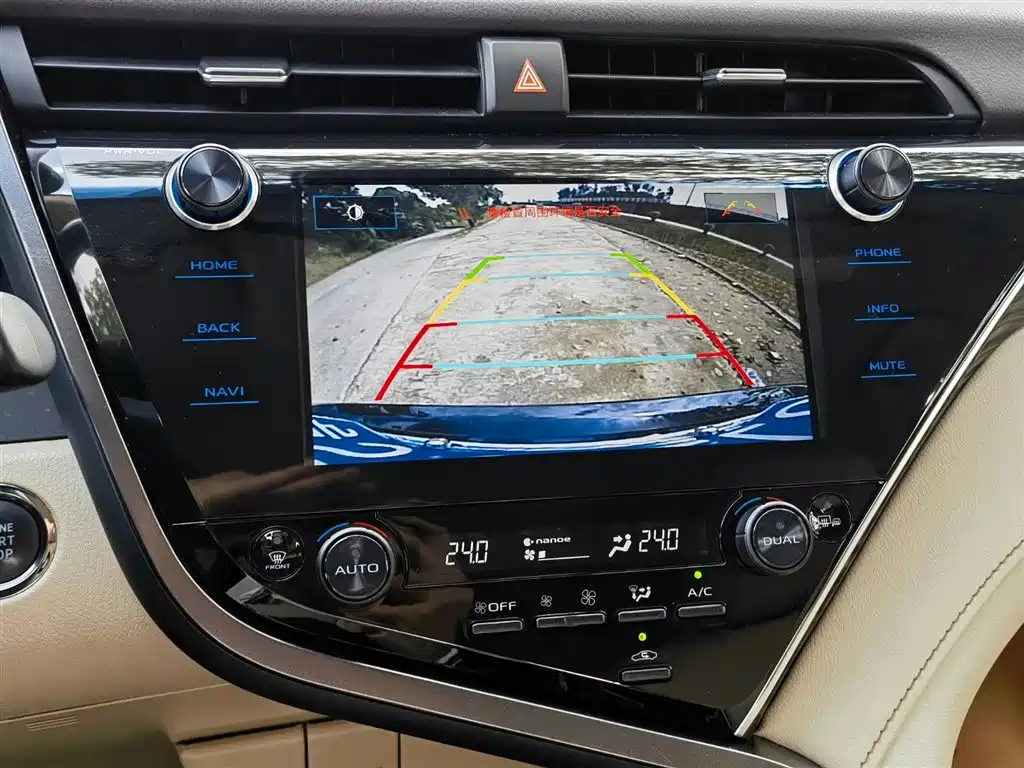TOYOTA CAMRY 2019