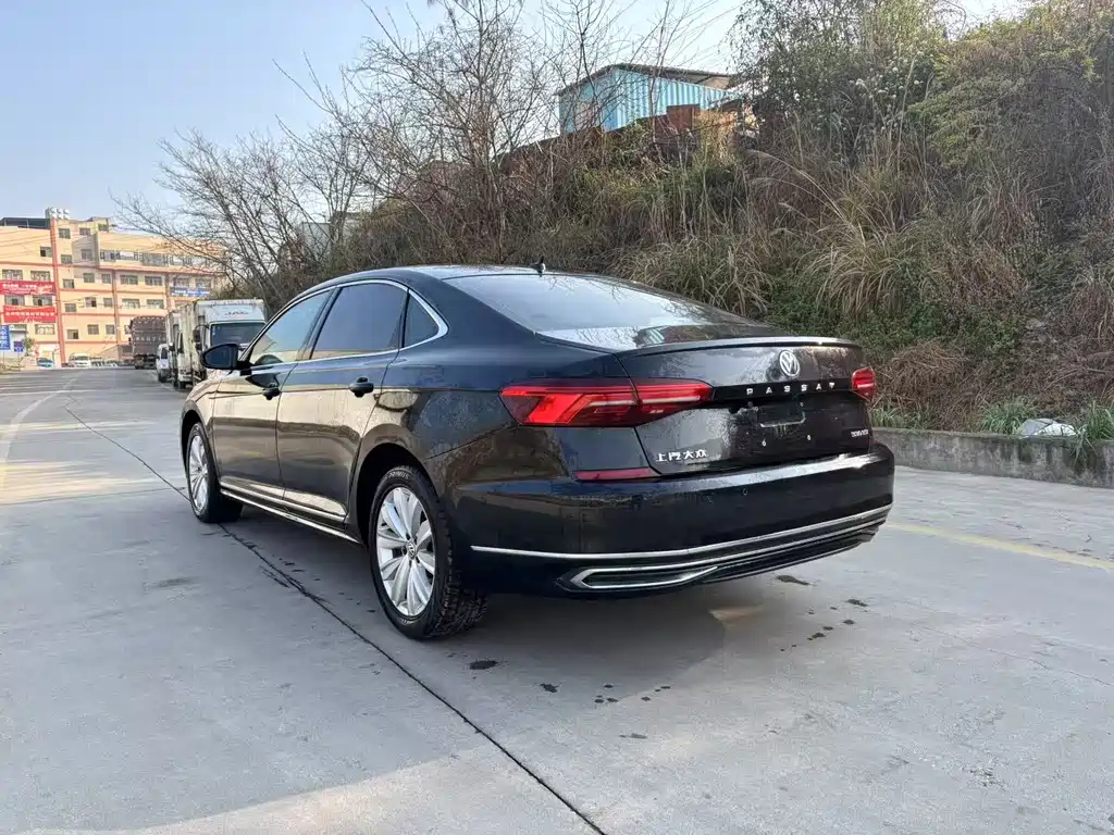 VOLKSWAGEN PASSAT 2019