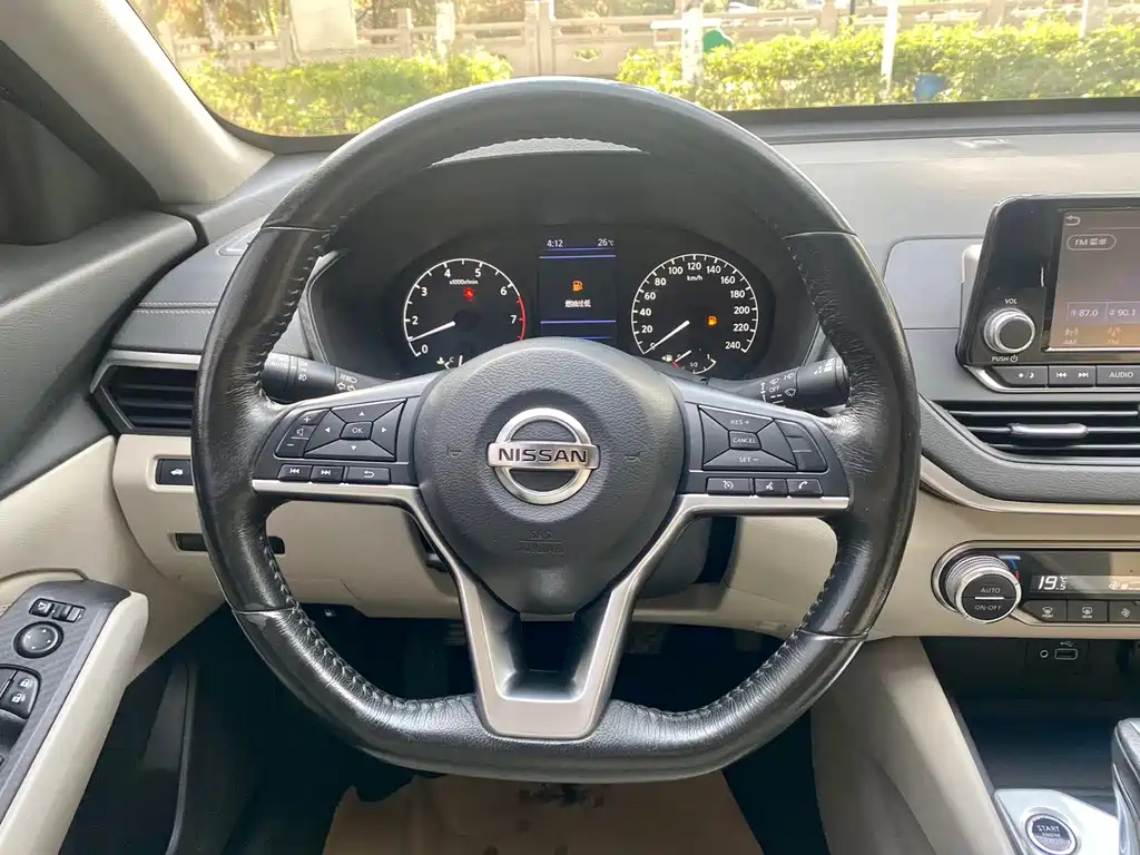 NISSAN TEANA 2019