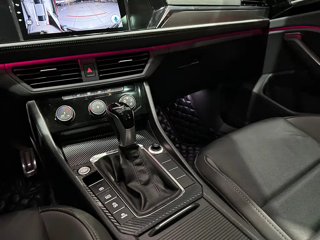 VOLKSWAGEN SAGITAR 2020