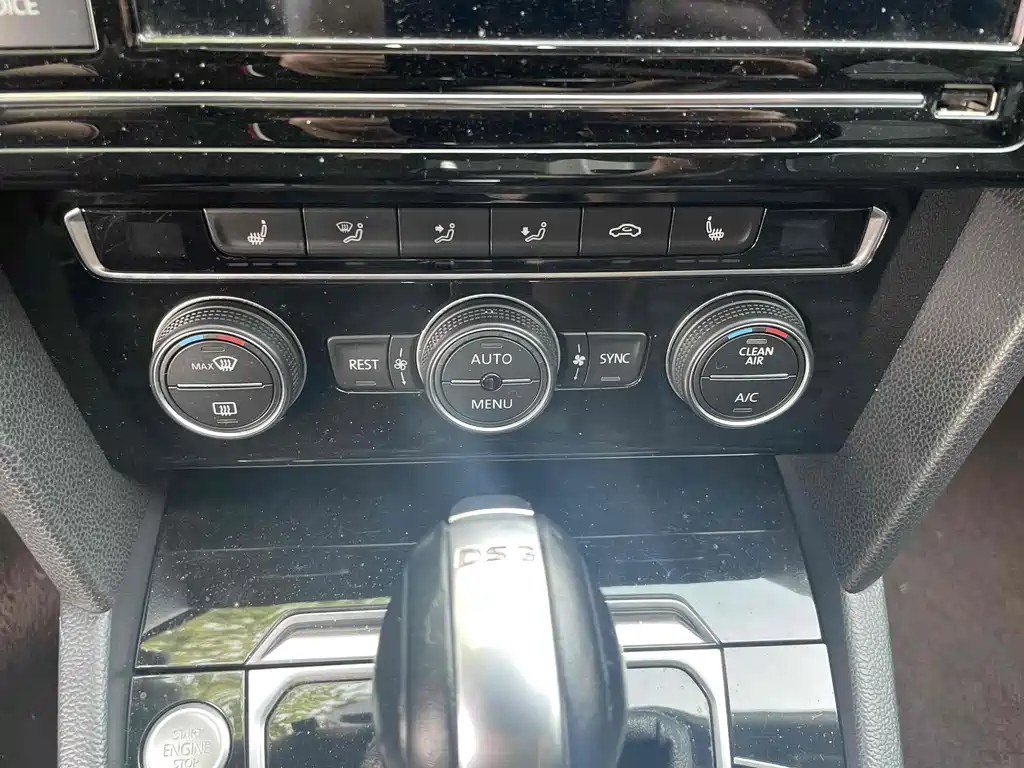 VOLKSWAGEN MAGOTAN 2019