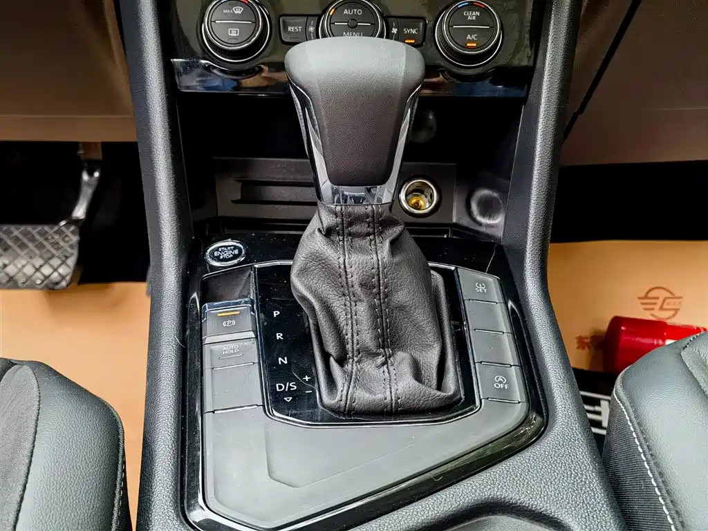 VOLKSWAGEN TIGUAN L 2021