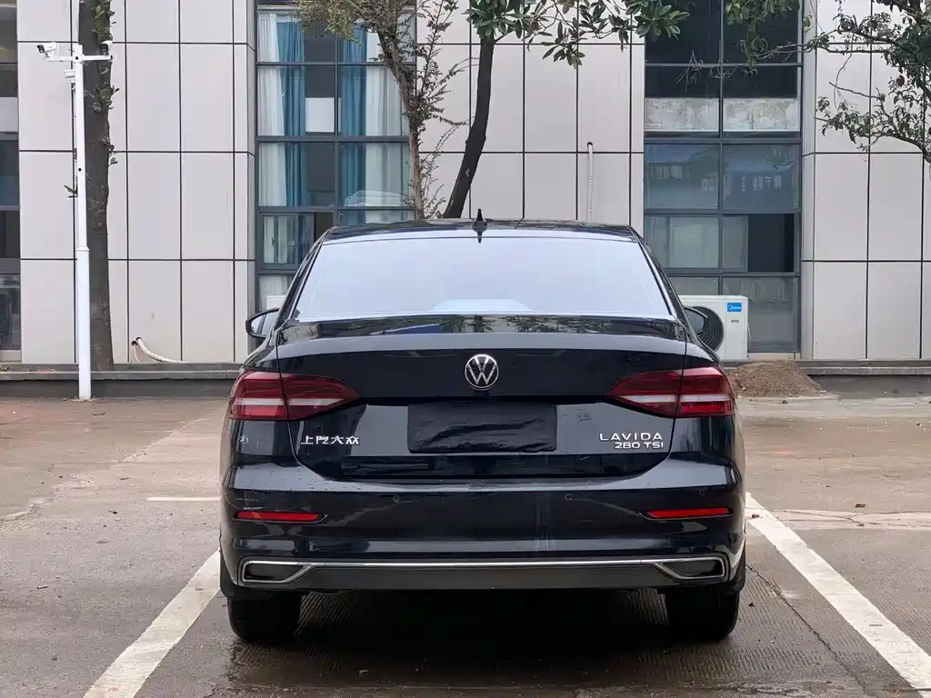 VOLKSWAGEN LAVIDA 2022