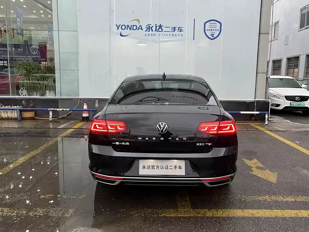 VOLKSWAGEN MAGOTAN 2021