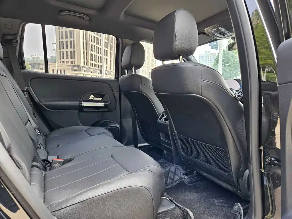 MERCEDES BENZ GLB 2023